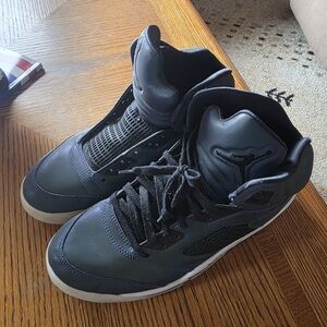 Womens Air Jordan Sneakers RETRO Oil Grey